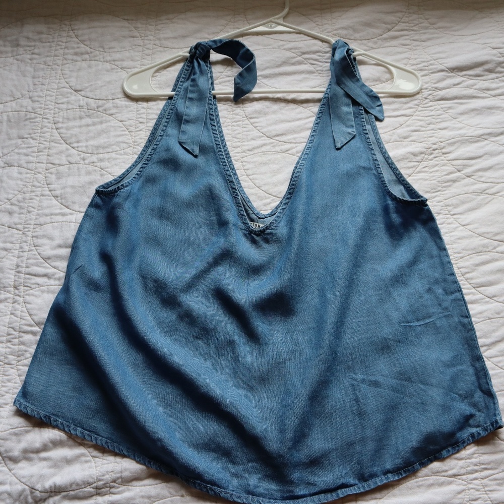 blue shirt